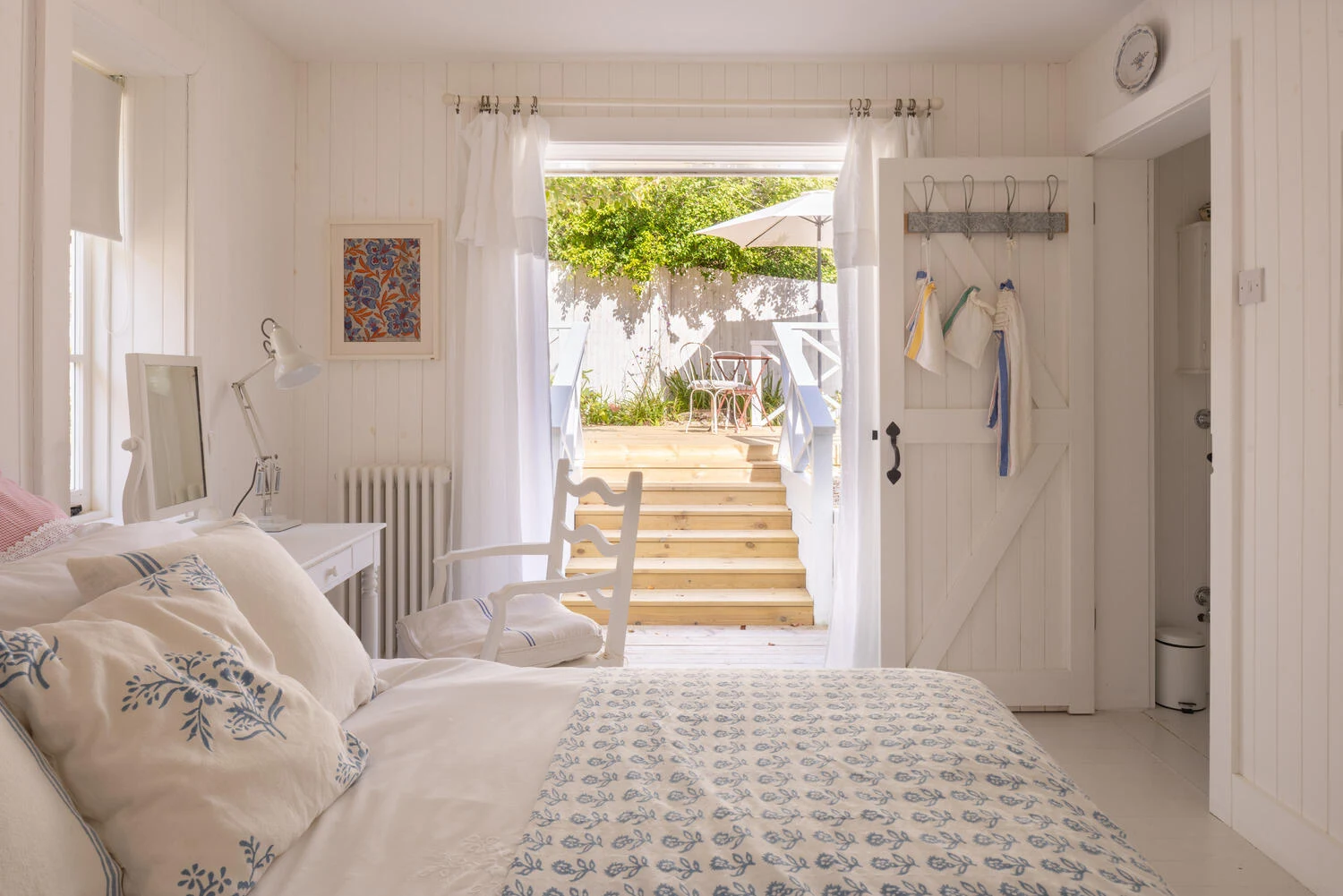 Bedroom opening onto the terrace